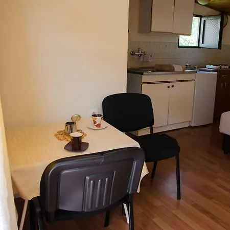 Studio-apartman Milena 아파트